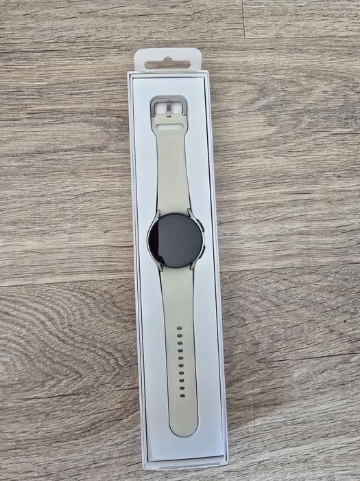 Продаю Samsung Galaxy Watch 6 (40 мм)