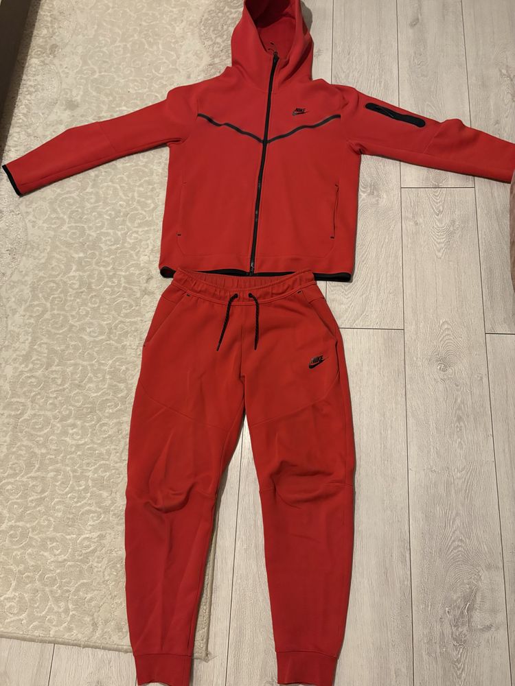 Nike tech fleece