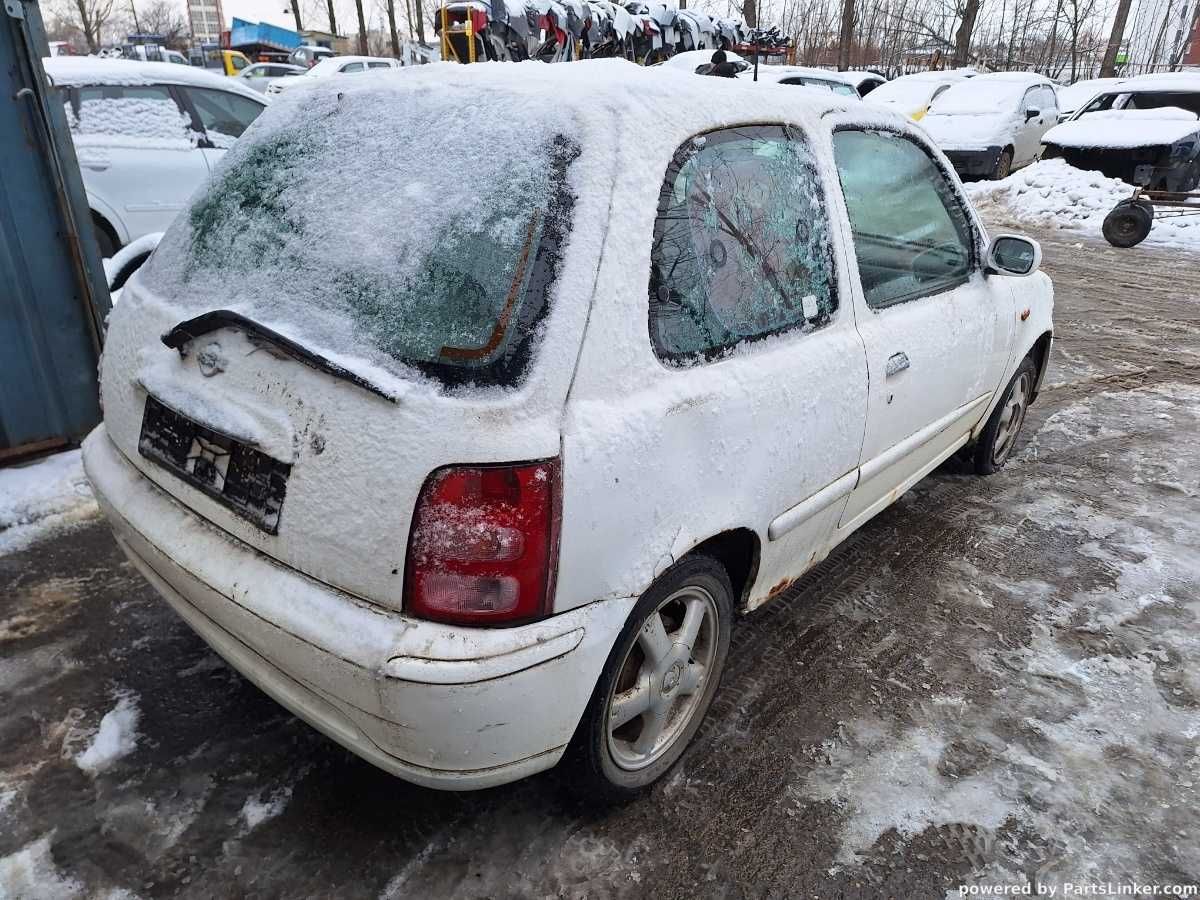 Dezmembrez Nissan Micra II (K11) 1.3 16V automata 2001