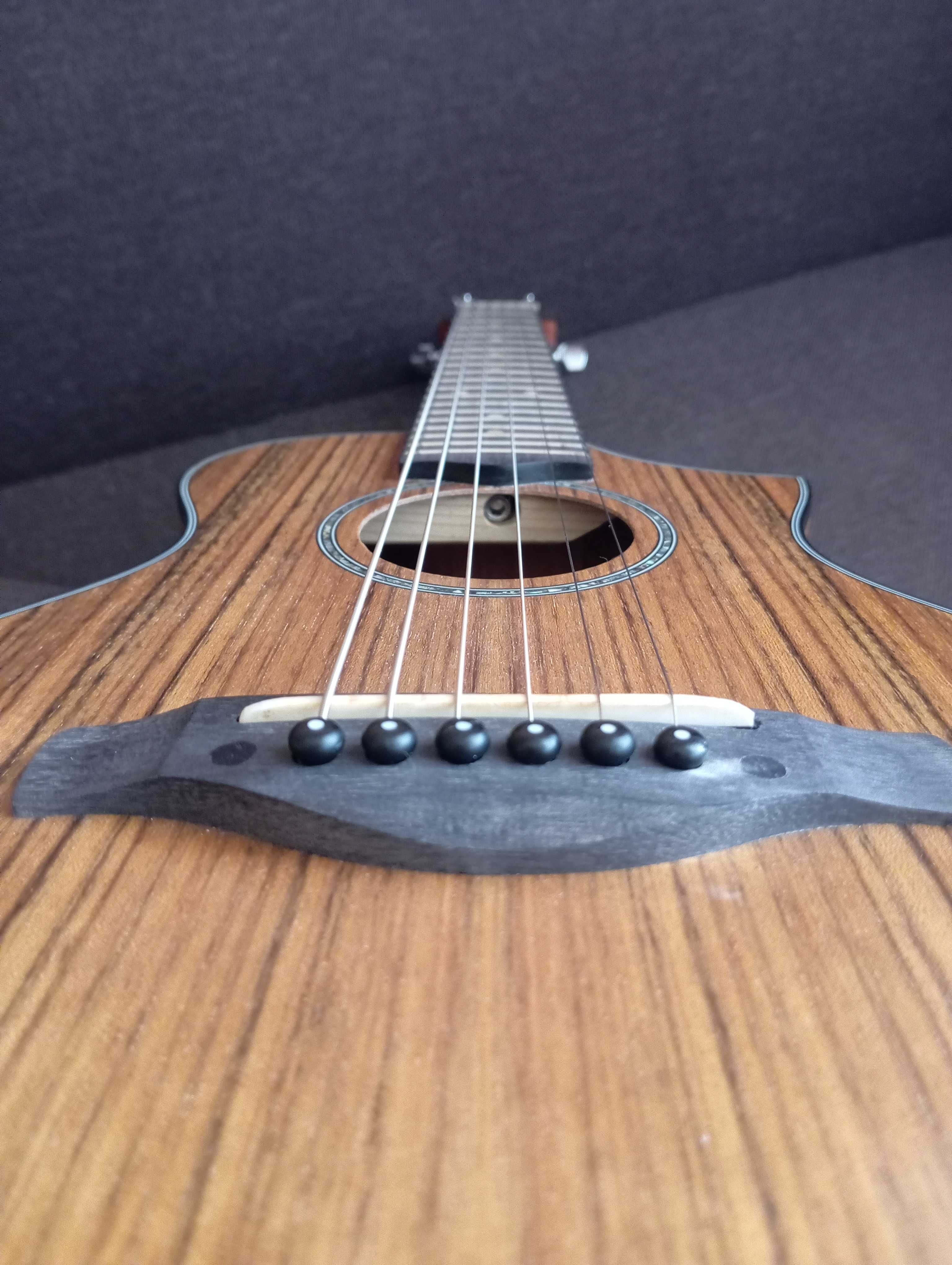 Електро акустична китара пиколо IBANEZ чисто нова.