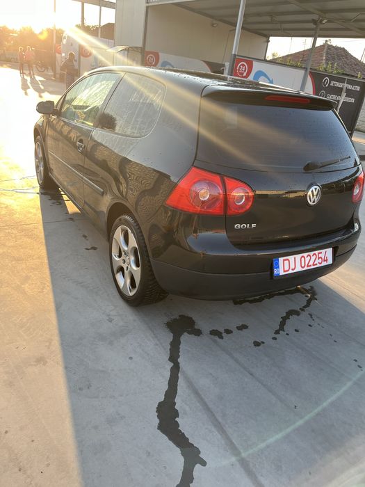 Vând wolkswagen/golf 5