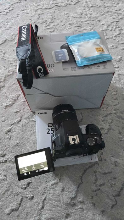Aparat foto DSLR Canon 250D 24.1 MP, 4k, Wi-fi + Obiectiv 18-50 IS STM