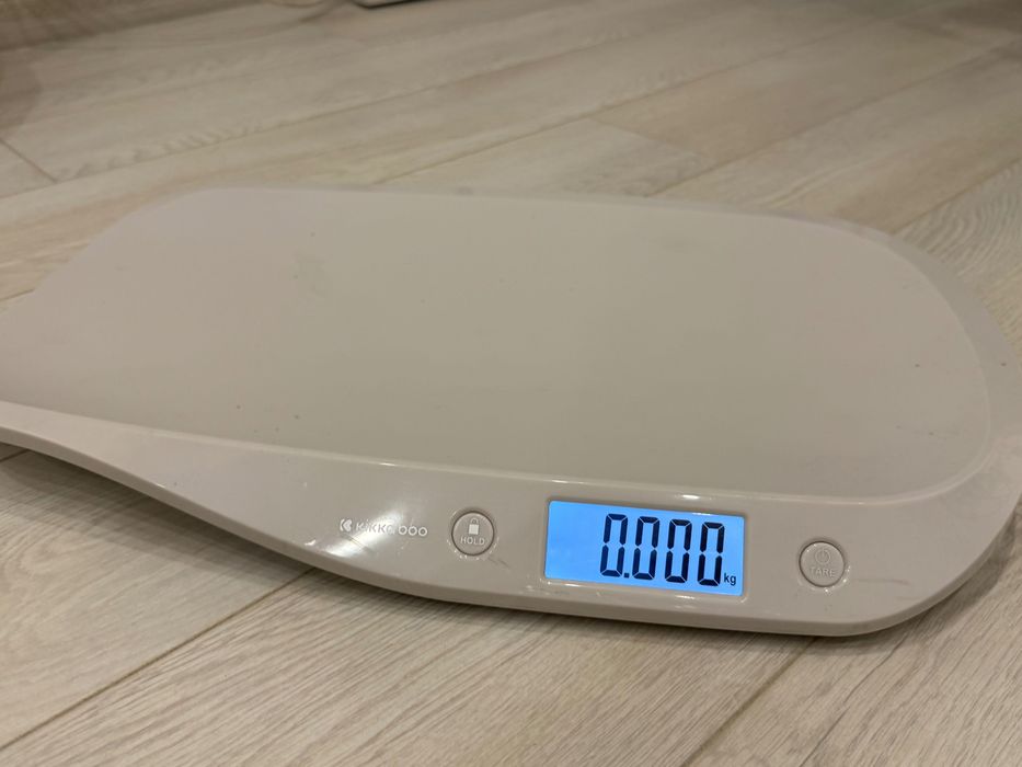 Цифрова везна за бебета Kikkaboo -Бяла