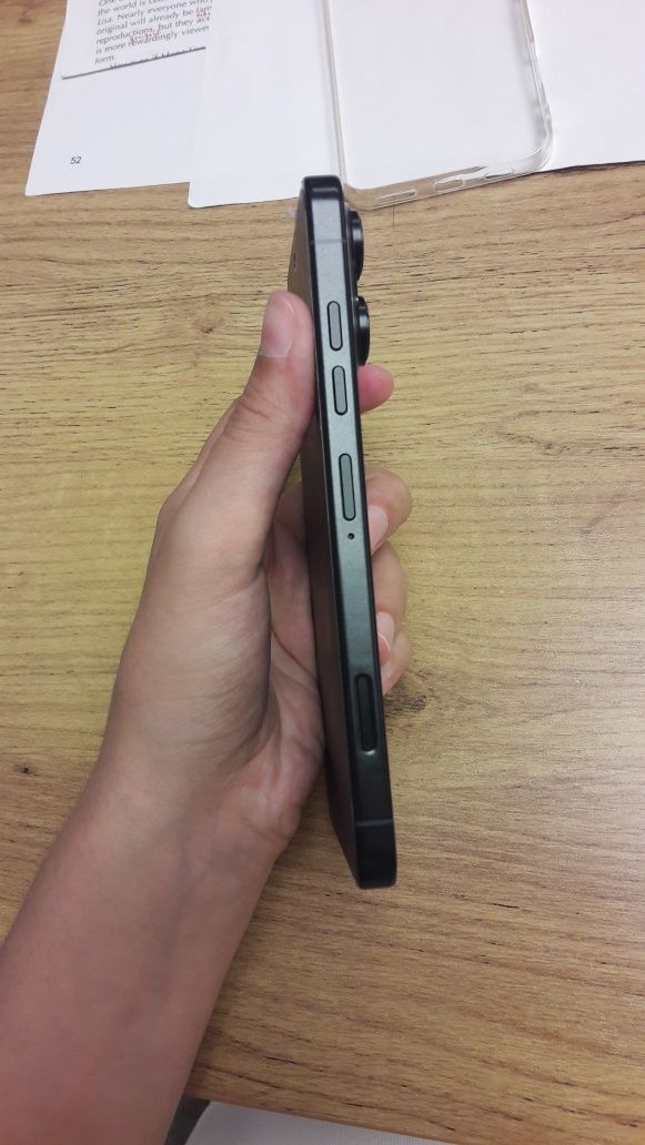 Iphone 16 pro max ga o'xshidi