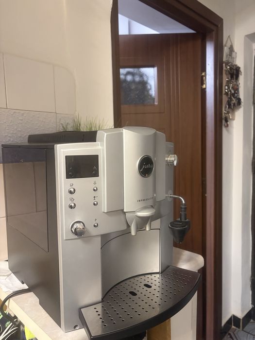 Espressor Jura Impressa E85 – Calitate Elvețiană, Funcționează Perfect