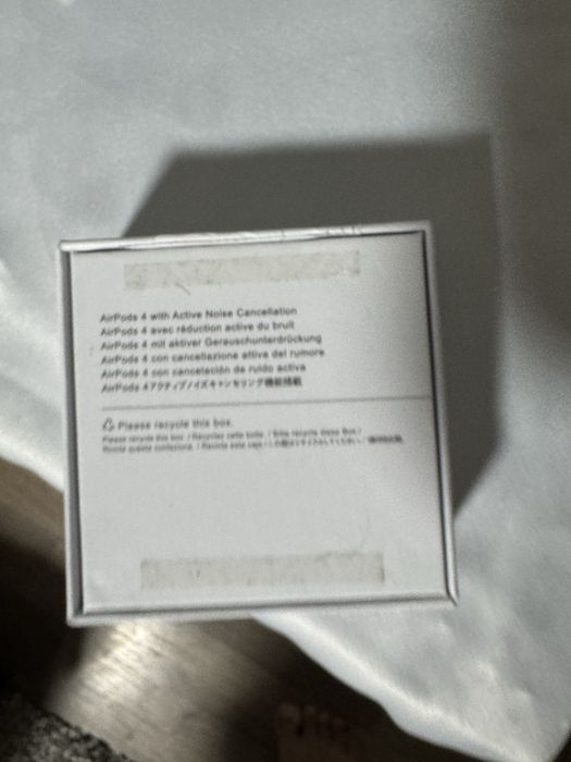 Aiprods 4 ,noi,abea deschise