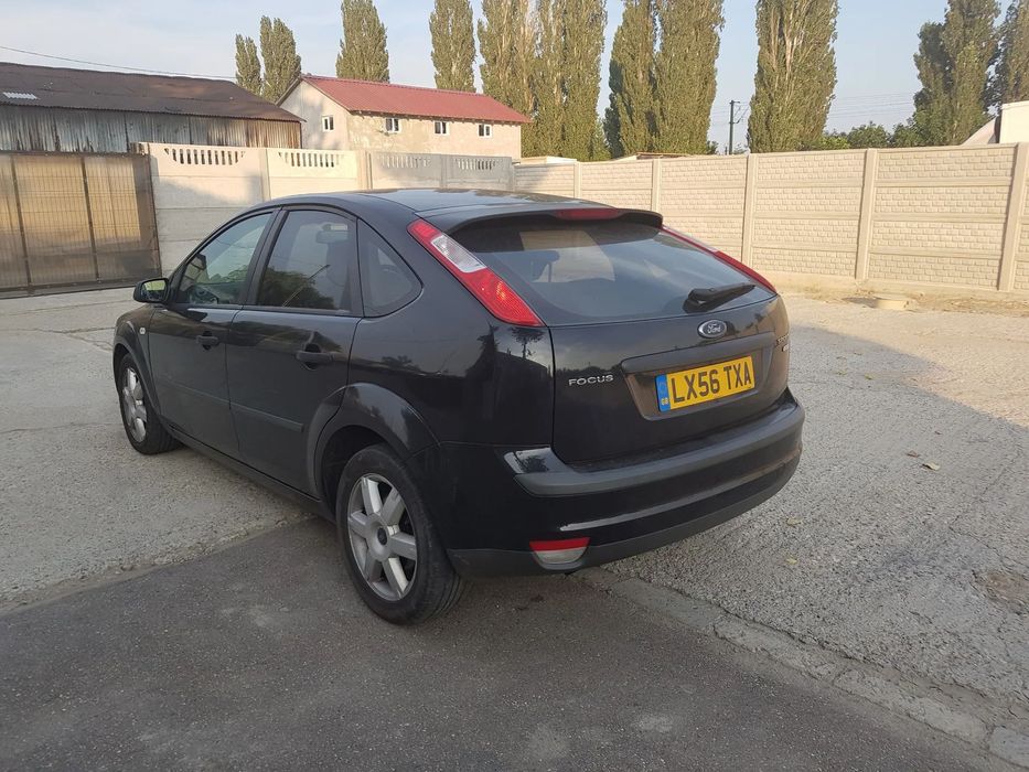 Diferite culori /Usa dreapta fata/Usa stanga spate/ Bara spate/ Haion cu luneta Ford Focus 2 2005 hatchback