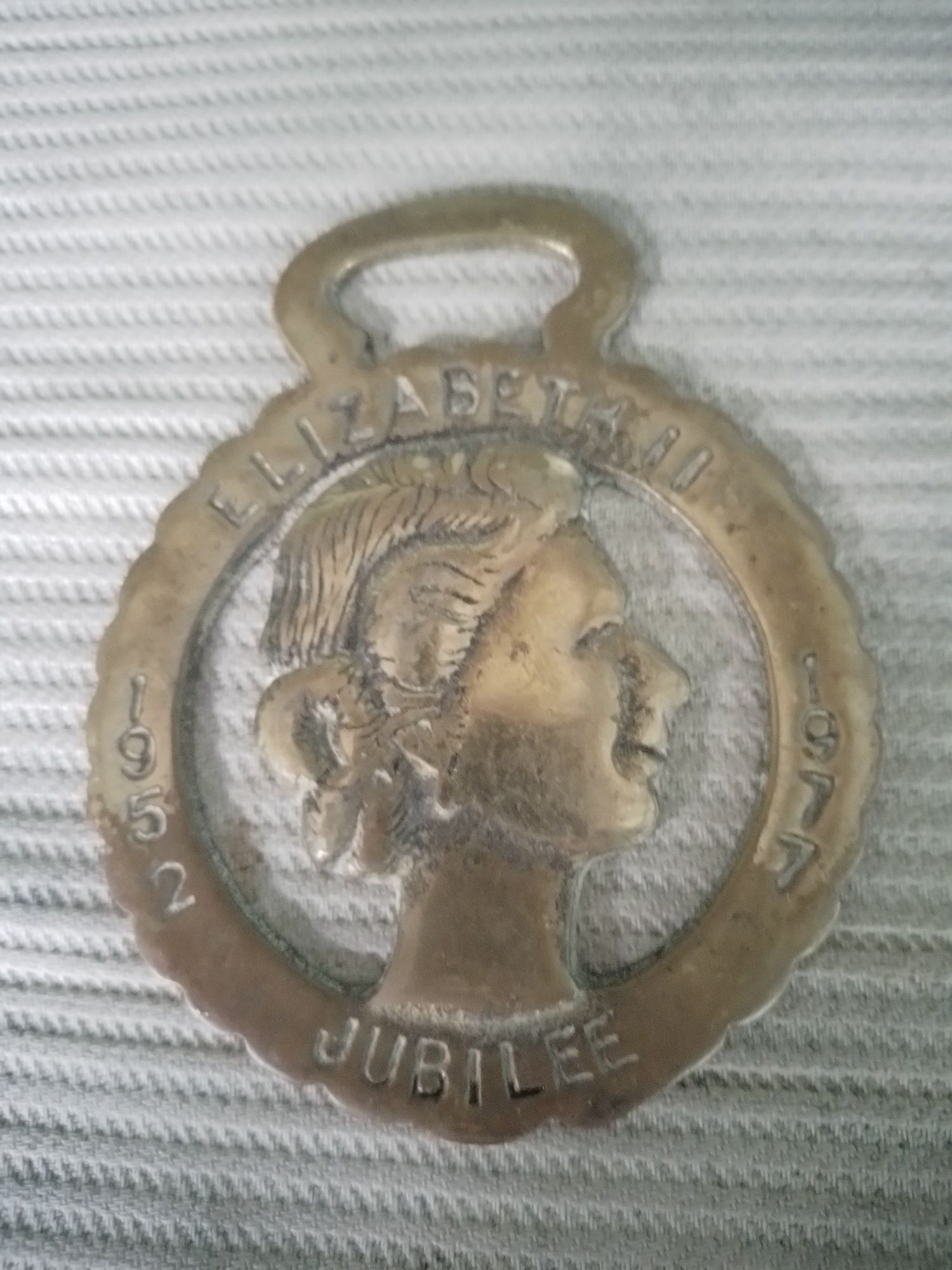 Medalion accesoriu colan bronz jubiliar Elsabeth a II a