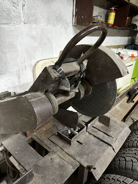 Продам торцовочную пилу по металу со станиной