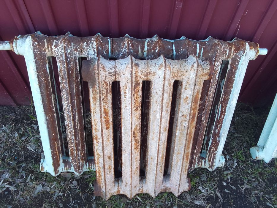 Продам чугунные батареи
