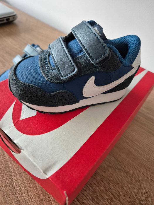 Оргинални  бебешки маратонки "Nike"