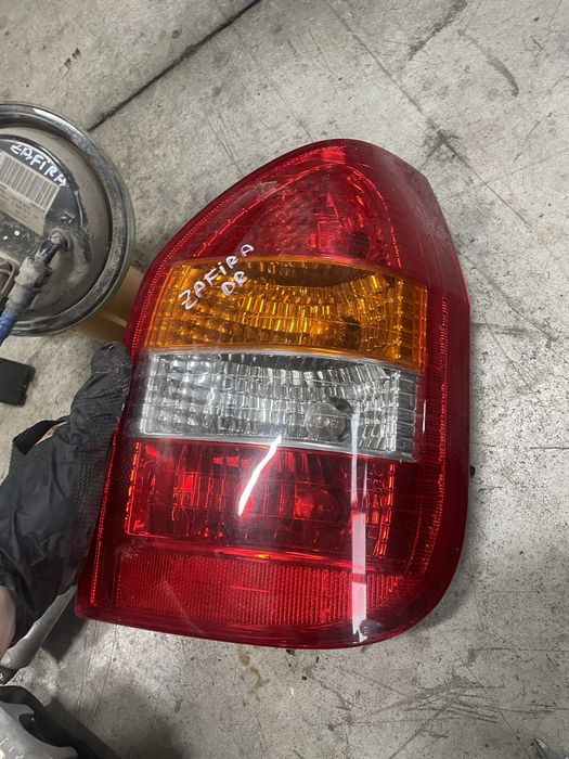 Vand stop dreapta spate / lampa / tripla Opel Zafira stare perfecta