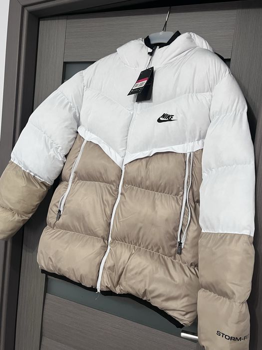 Vand geaca nike