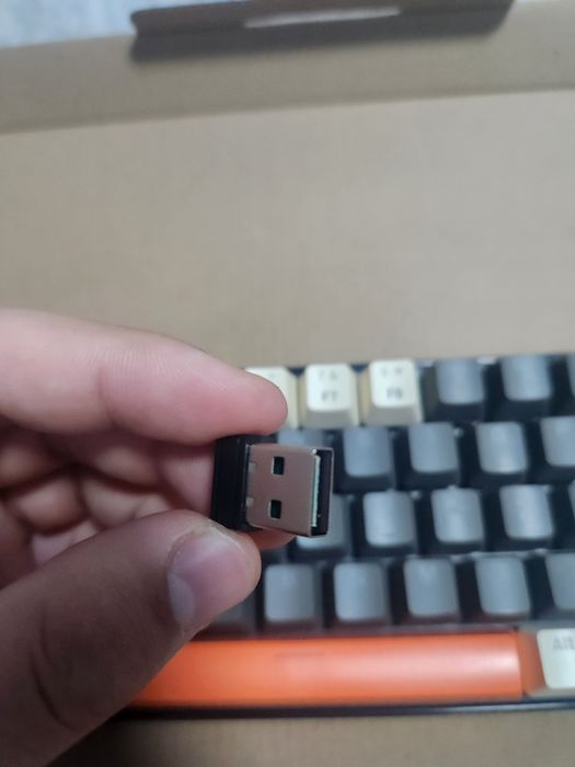 Esonne Keyboard mechanical 68 keys rgb yengi