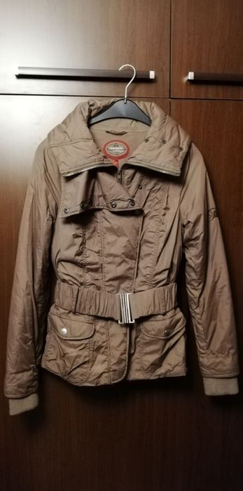 Geaca dama M-L. Super oferta 2 geci la 50 lei.