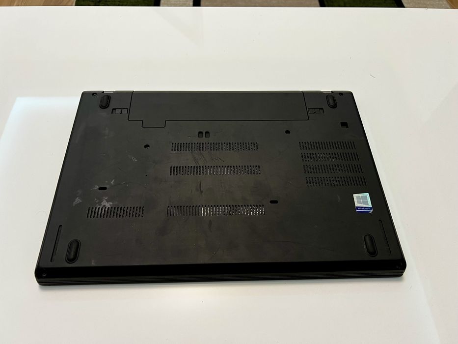 Lenovo ThinkPad T480 8GB RAM 240GB SSD functional fara display