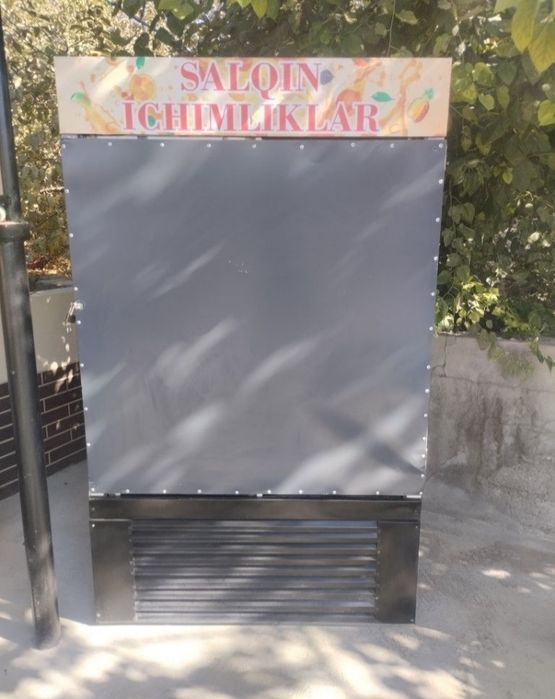 Vitrina xolodelnik sotiladi