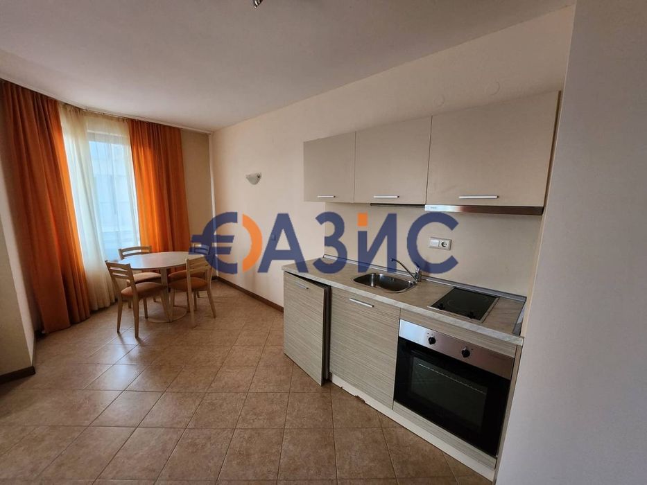 Продава се Двустаен апартамент в к.к. Слънчев бряг - 55 кв.м за 1271 €/кв.м - Снимка #6
