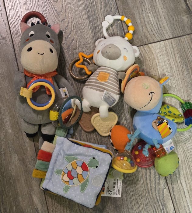 Играчки за бебешка количка