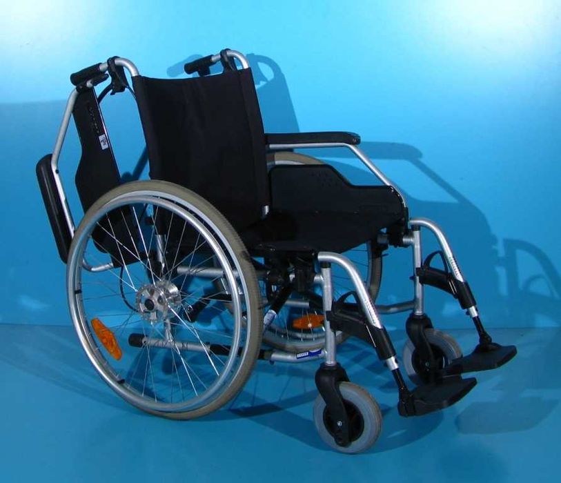 Scaun cu rotile Meyra / latime sezut 51 cm