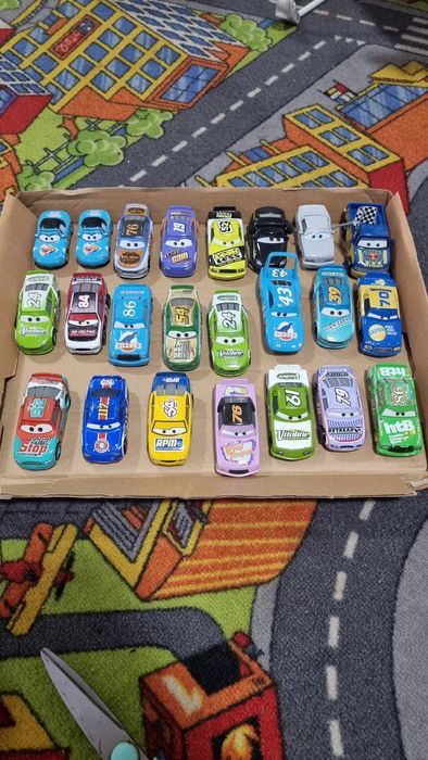 Disney cars 1 personaje si concurenti