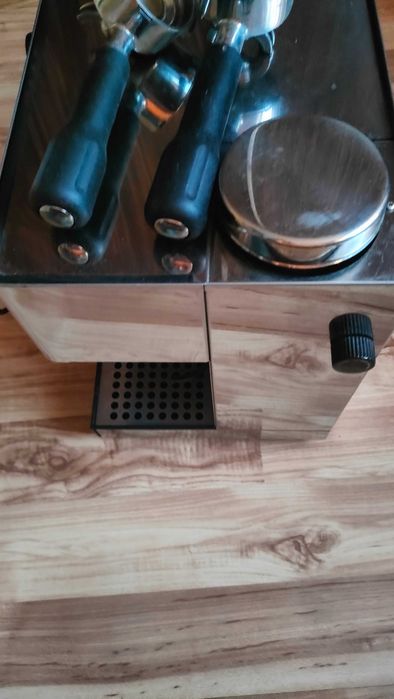 Кафемашина с кафемелачка La Pavoli / Lelit Anita