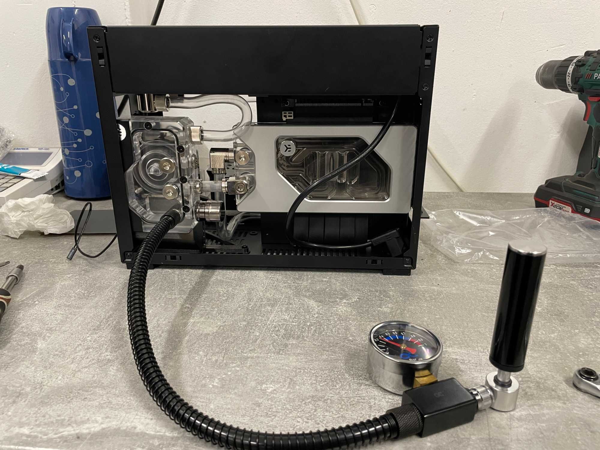 PC SFF custom, Performanță și Răcire pe Apă de Excepție