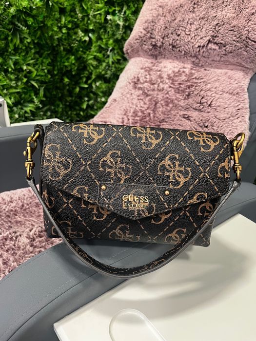 Дамска чанта Guess