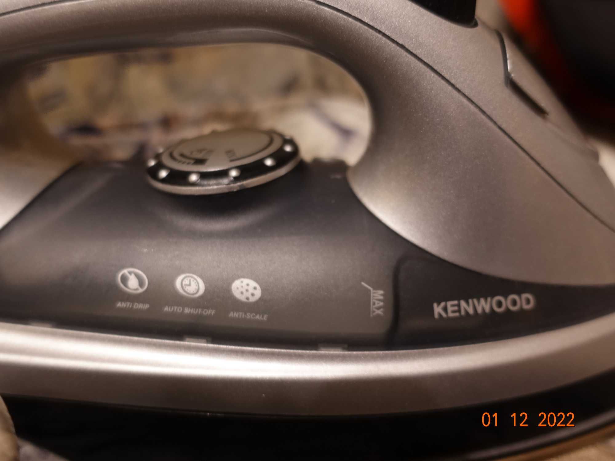 Продавам ютия KENWOOD