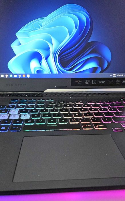 Laptop Gaming ASUS ROG Strix G15 display 300Hz