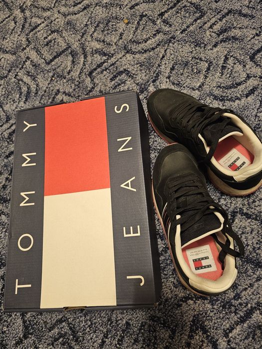 Pantofi sport Tommy Hilfiger negru cu roz 39
