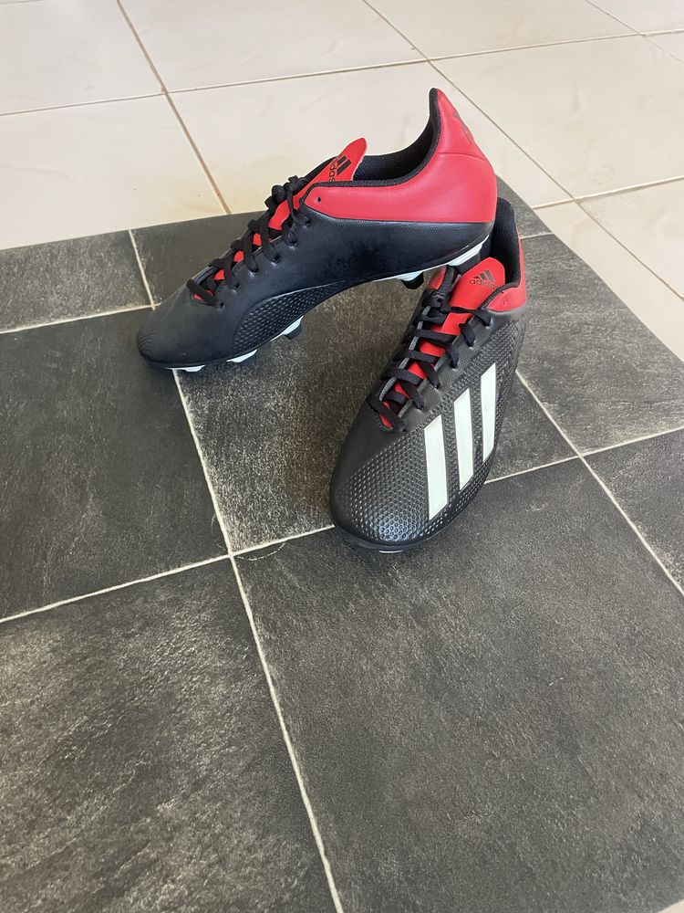 Бутонки Adidas чисто нови !