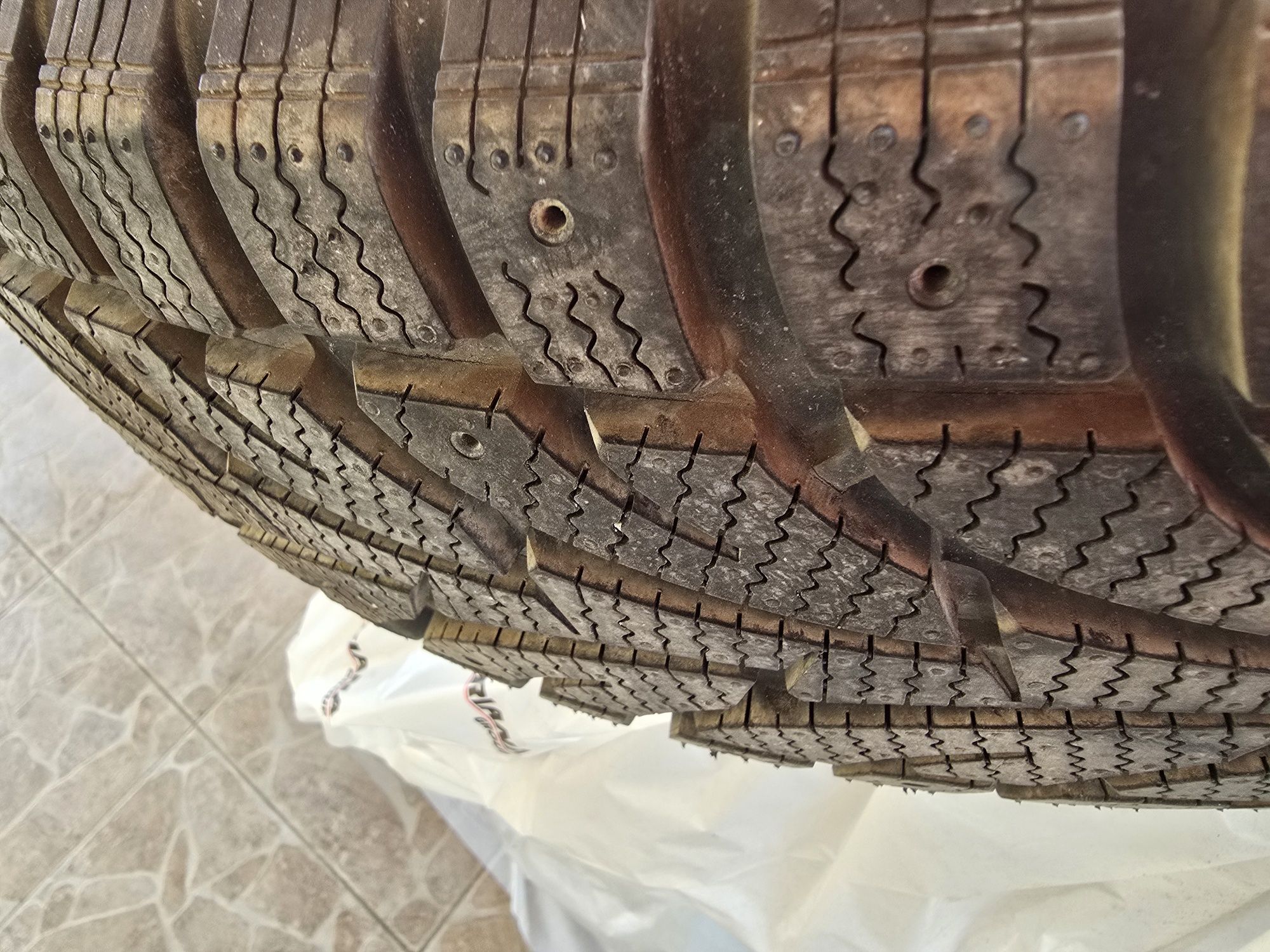 Зимни гуми RXFROST WH12 215 / 70 R15 98T