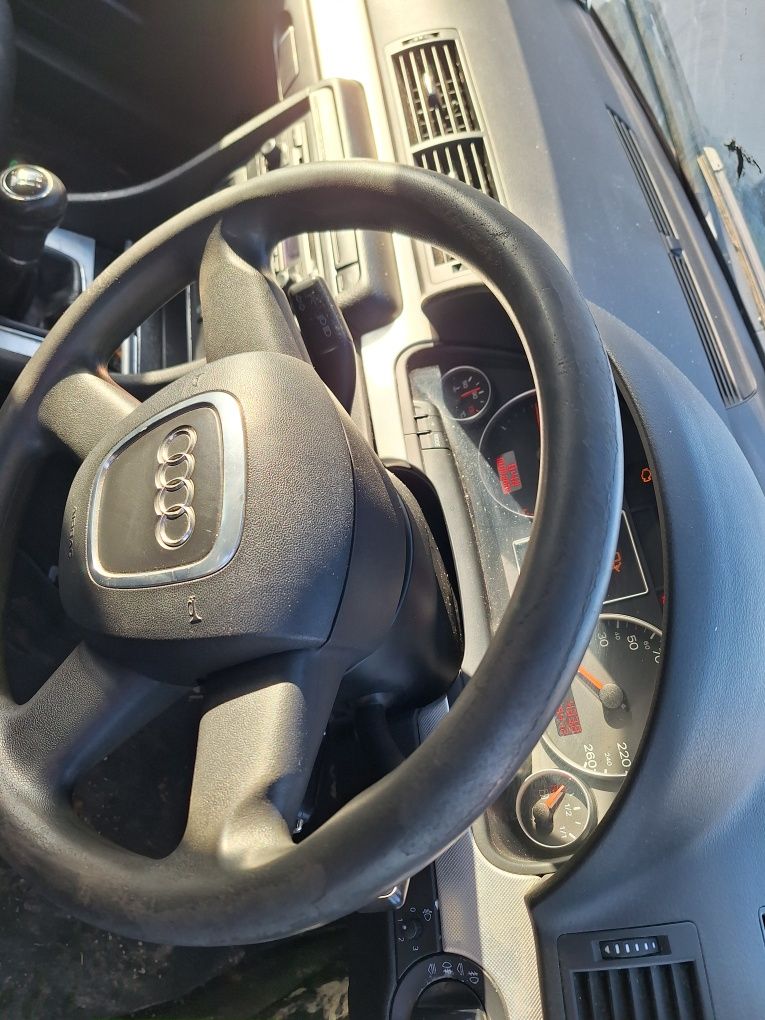 Dezmembrez audi a4 b7 19 si 2L tdi