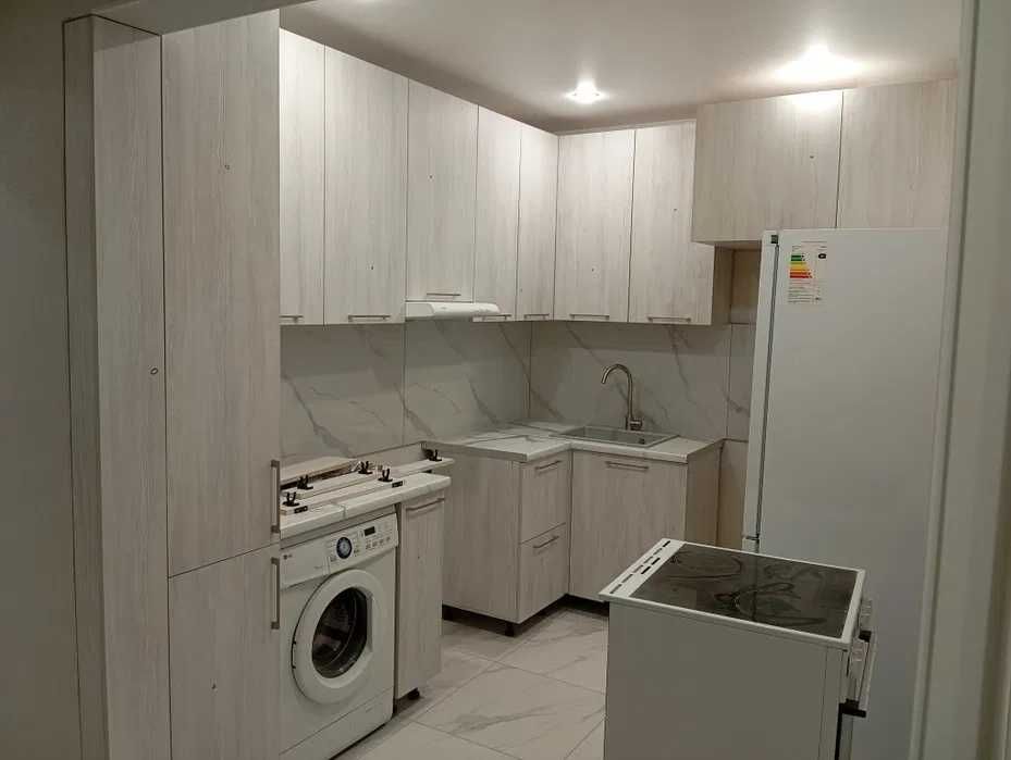 продается кухня новая