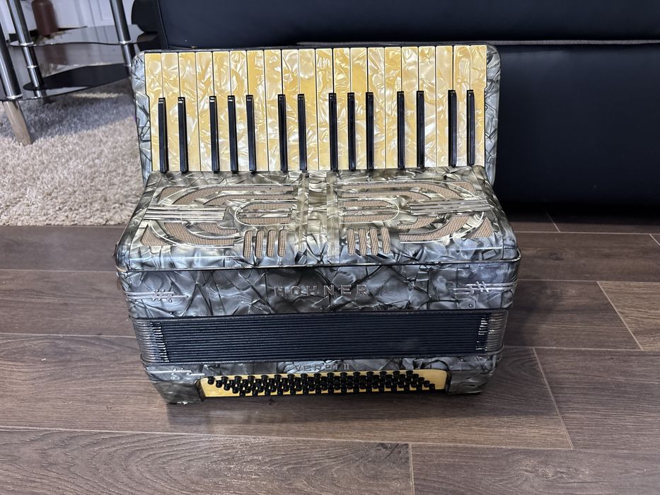 Vand acordeon Hohner Verdi 2 cu 80 de basi