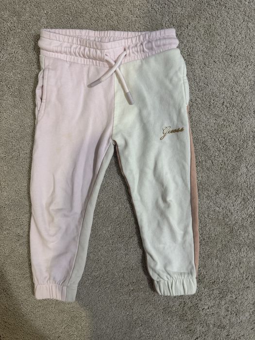 Суитшърт Guess, с ПОДАРЪК долнище, за 2-годишно