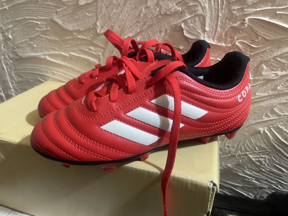 Продам детские бутсы