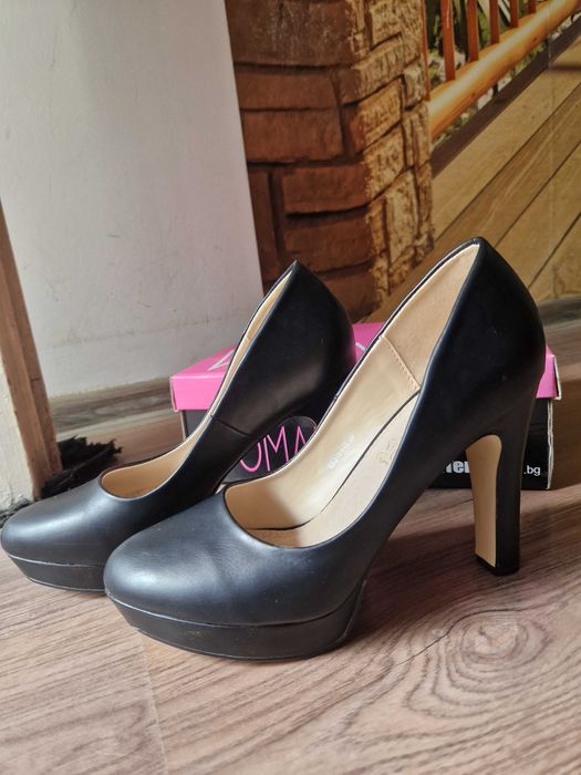 Дамски обувки на висок ток