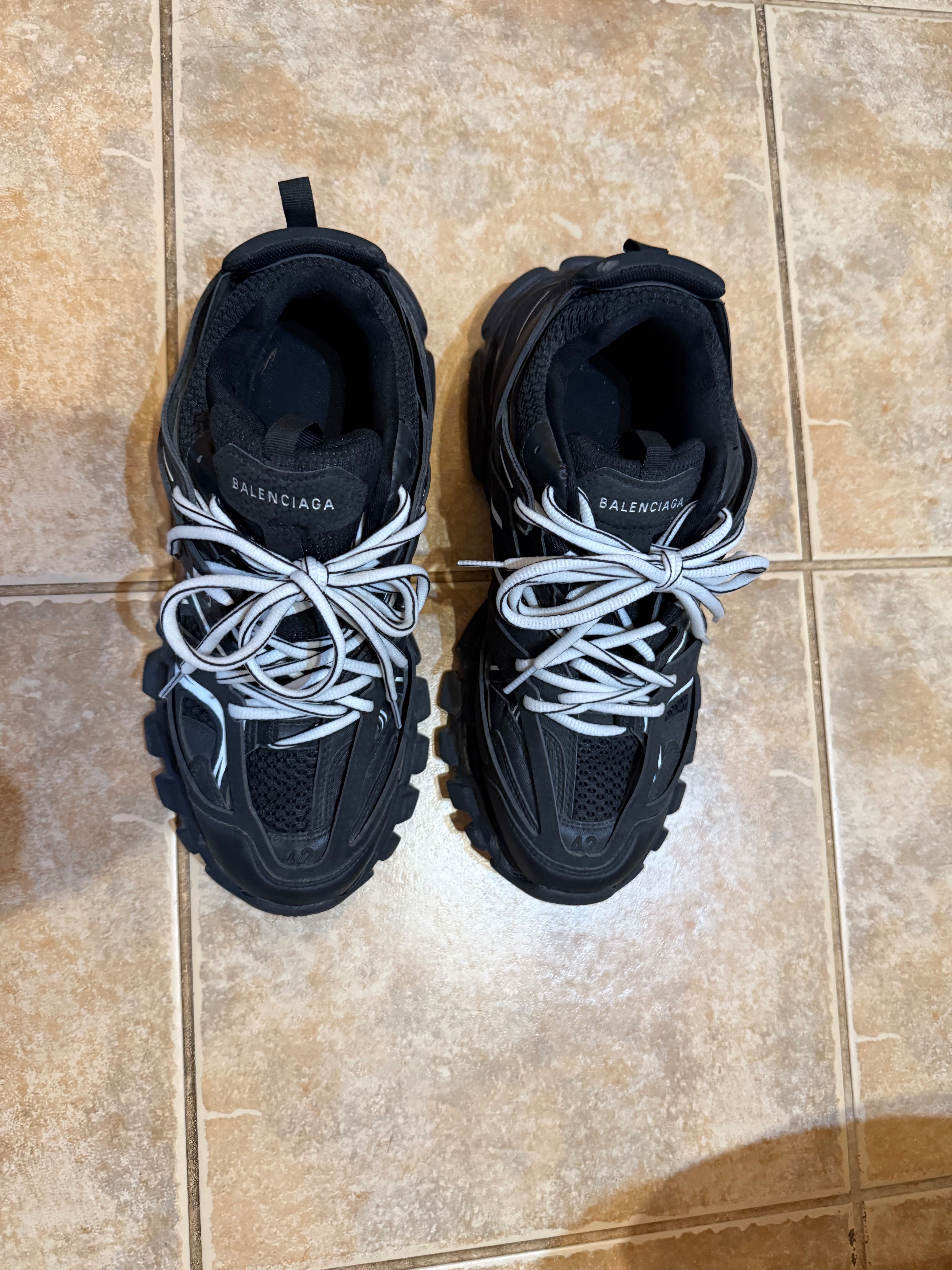 Balenciaga track