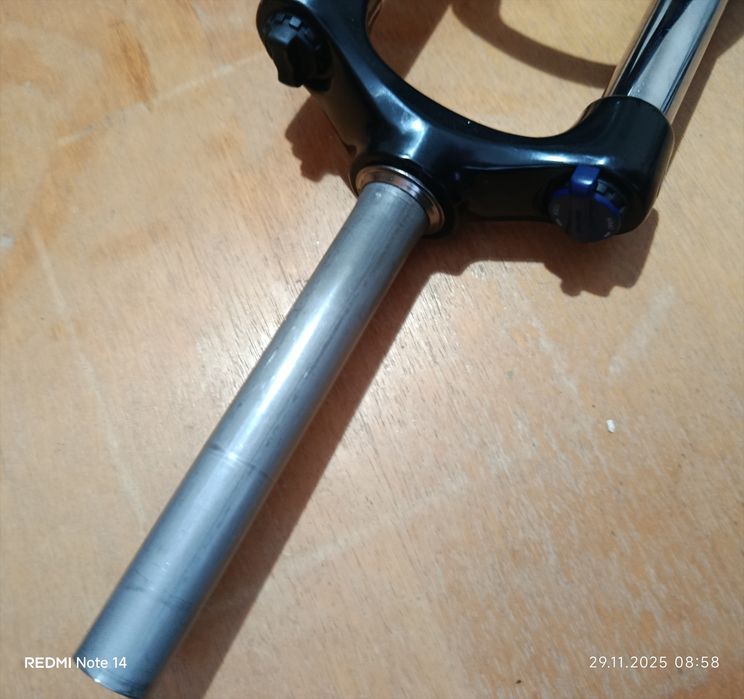 Амортисьорна вилка SR Santor XCM 27.5 инча.