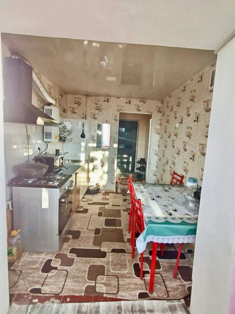 Срочно продаётся 1 ком за АРБАТОМ