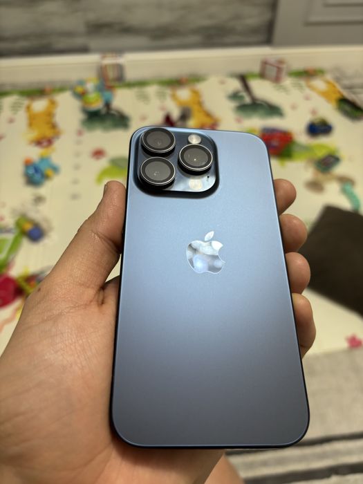 Продам айфон 15 про на 256гб