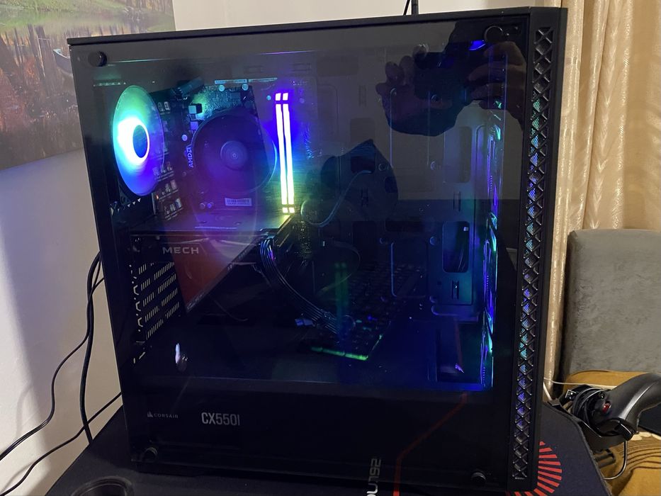 Гаминг звяр:Ryzen 3 3300X + RX 6500 XT + 16 GB RAM + 512GB NVMe SSD