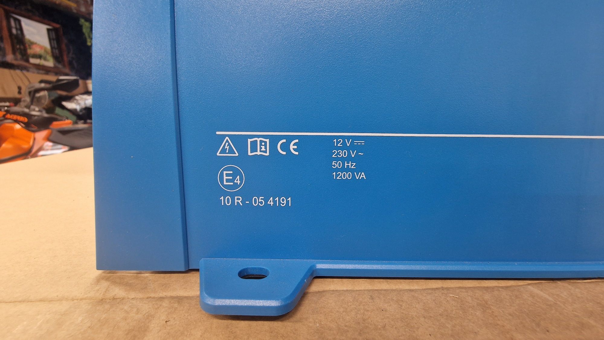 Инвертор пълна синусоида Victron Phoenix 12V 1200VA