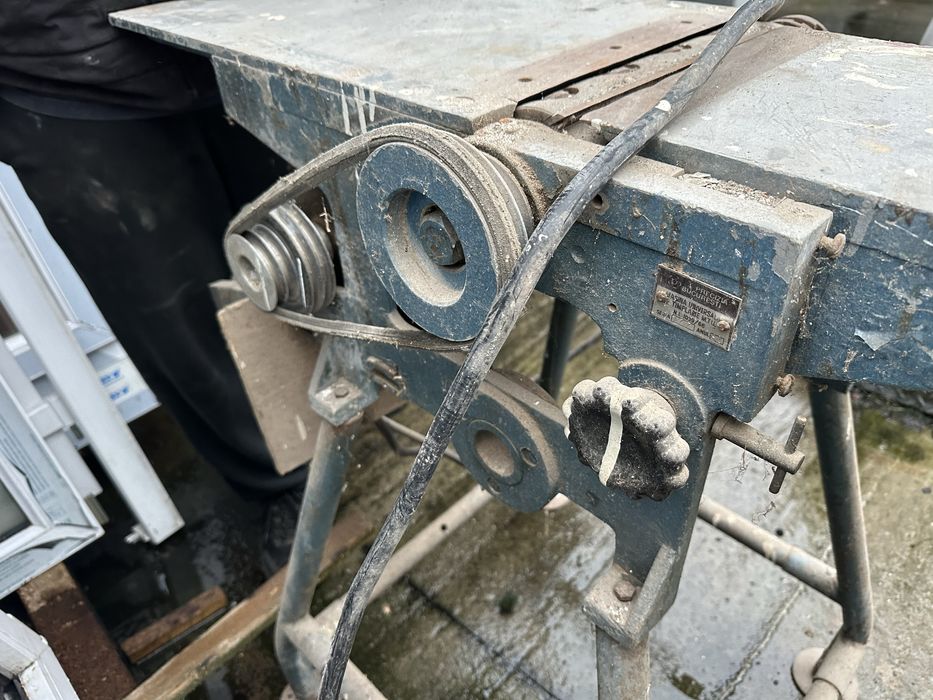 Mașina de tâmplărie. , universala . Precizia București