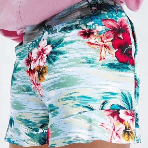 Къси панталонки Zara