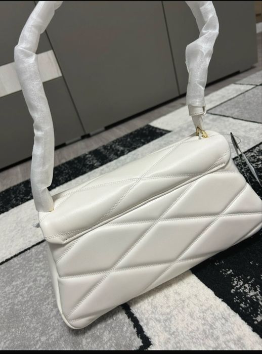 Vand geanta Kate Spade New York culaore alb,noua cu eticheta!