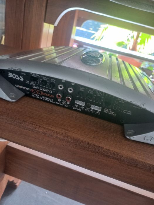 Vând amplificator auto