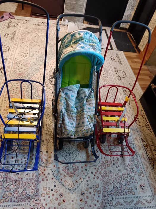 Санки с колёсами продаются